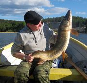Johnny Nyström med fin gädda på 9.8 kg och hela 110 cm